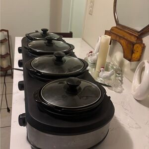 True & Co. Black and Silver Slow Cooker Set